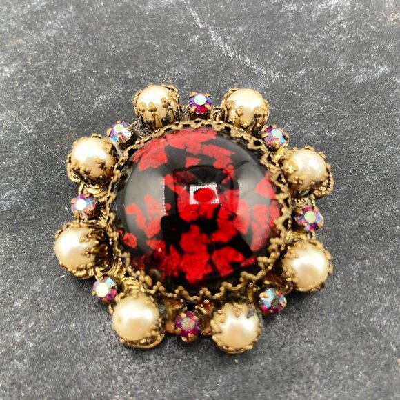 VINTAGE Red and black foil glass faux pearl AB rhinestone filigree round brooch - Picture 3 of 8